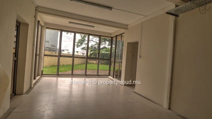 Detached house for commercial use
