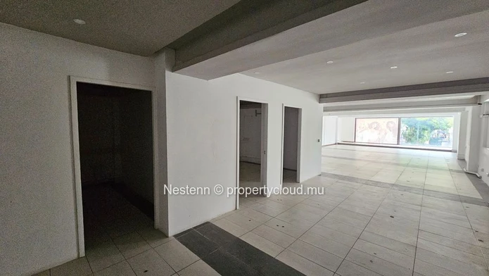 Commercial space of 175m²