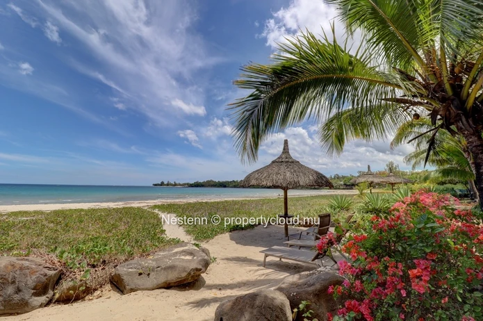 Duplex meublé de 4 chambres avec vue sur rivière et montagne, et proche de plage