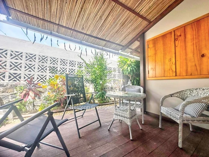 Studio moderne en bord de mer avec terrasse privée près de la plage 