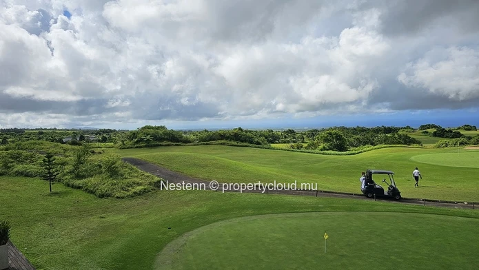 Spectacular 4,600 m² residential corner plot 