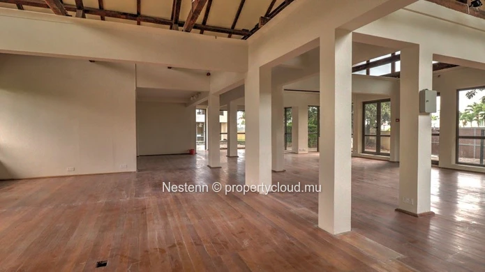 Commercial premises of 264 m² on ground floor