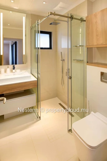 Villa de 2 chambres et 1 bureau dans un domaine avec de nombreuses facilités