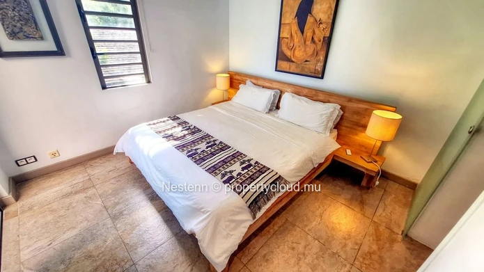 Refined 3-bedroom apartment on the beach