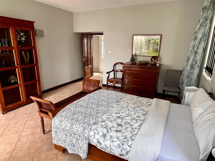 Spacieuse villa duplex de 4 chambres avec piscine