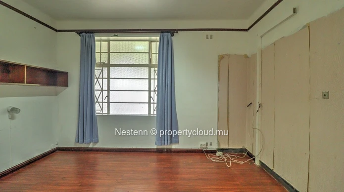 Exceptional property of 5,800 m² 