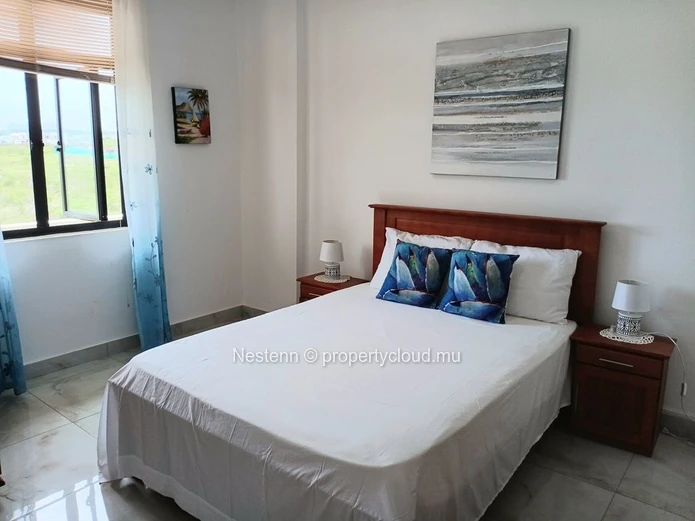 Spacious apartment in a secure and extremely quiet residence