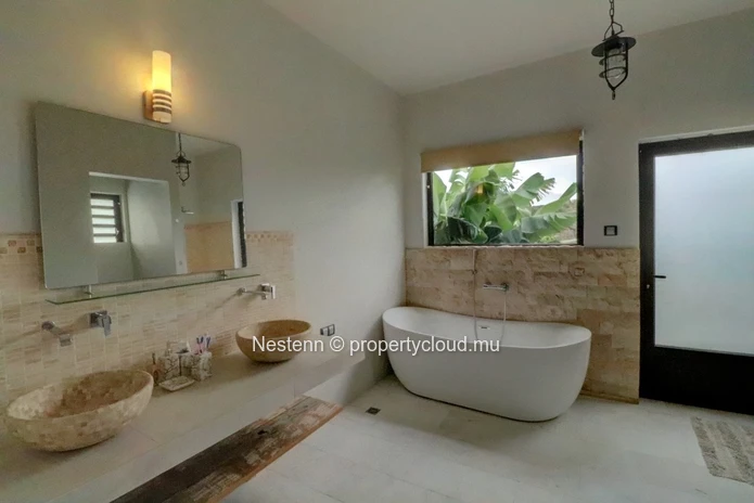 Villa contemporaine de 3 chambres dans un domaine sécurisé 