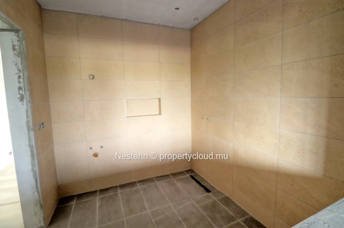 Ground-floor 3-bedroom apartment with jacuzzi