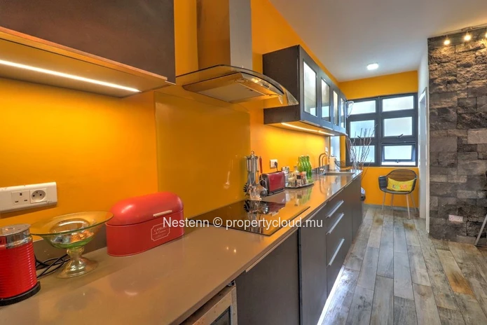 Modern 3-bedroom apartment just steps from the beach 