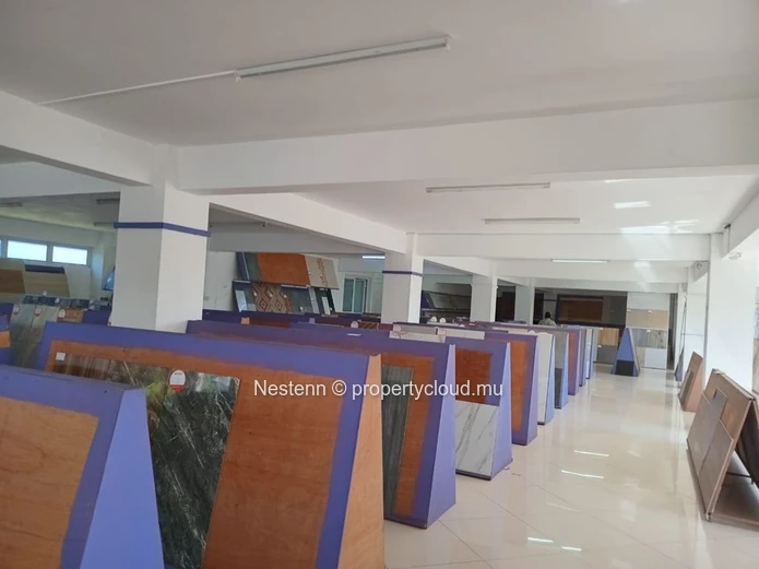 Exceptional commercial location