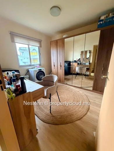 Contemporary 3-bedroom apartment close to amenities