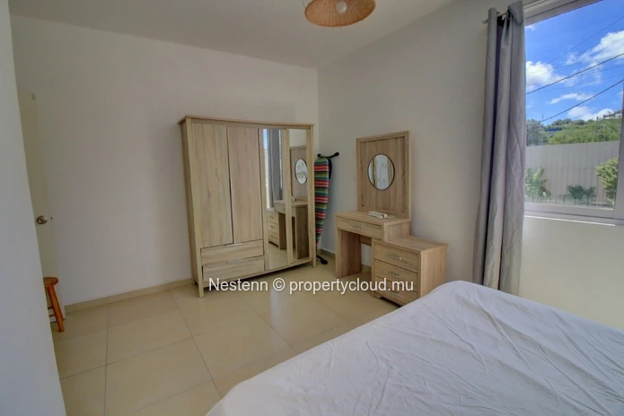 3 bedroom duplex very close to the beach