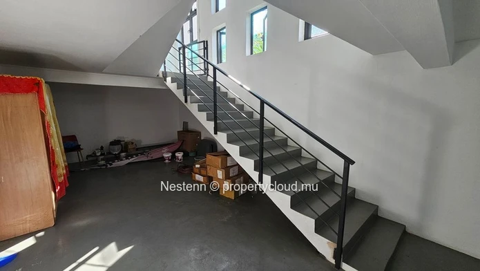 Bâtiment commercial de 223m2