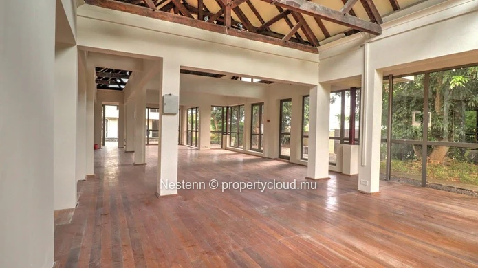 Commercial premises of 264 m² on ground floor