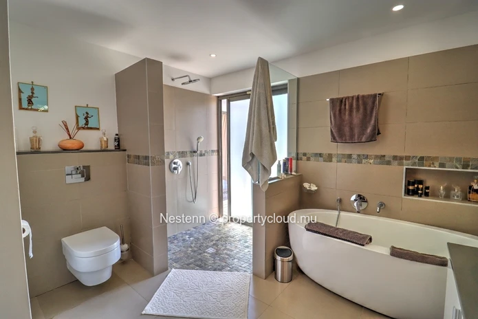 Villa 4 chambres + studio indépendant