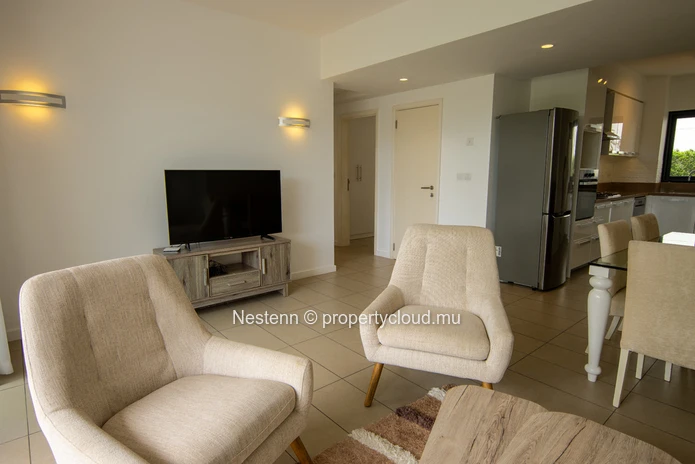 Furnished ground floor apartment with 3 bedrooms and garden 