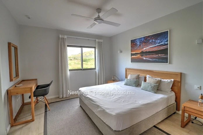 Penthouse de 4 chambres avec vue sur la mer dans une région recherchée. 