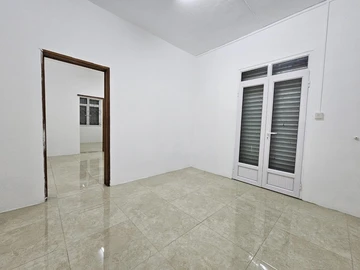 9 Bedroom House