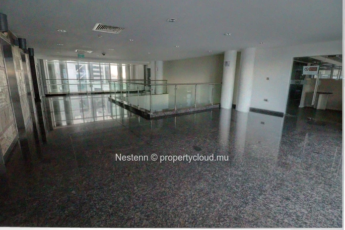 Office space of 1,086 m² in a sought after business centre. 