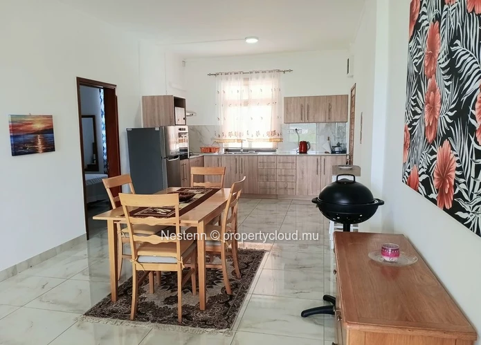 Spacious apartment in a secure and extremely quiet residence