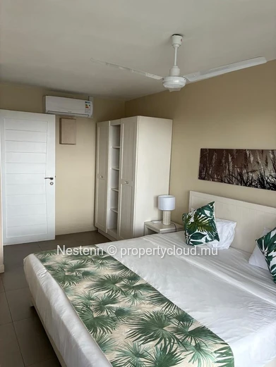 Duplex en residence avec piscine et plage a pied