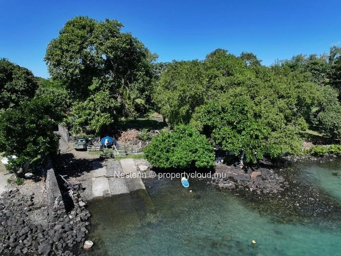 Direct seafront plot of land