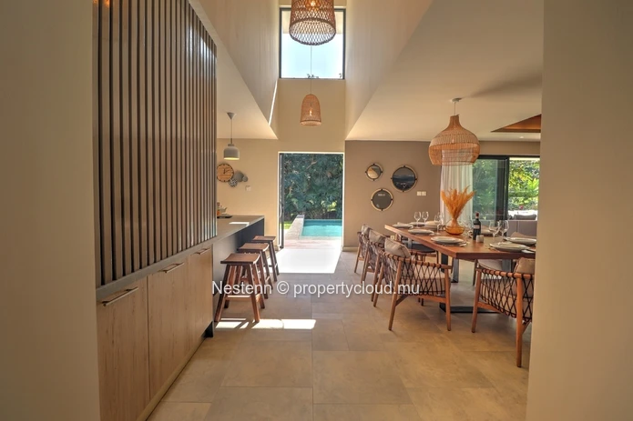 Villa 3 chambres avec piscine privée jacuzzi accès mer et proche golf