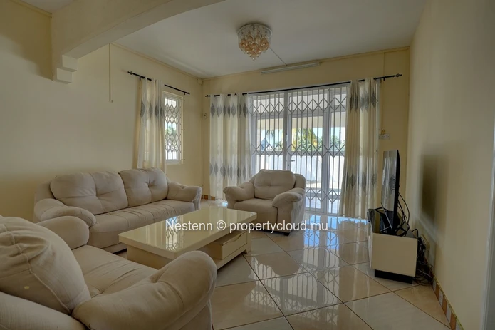 Charming traditional 280 m² house with 4 bedrooms