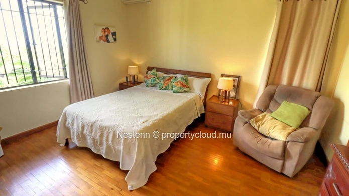 Superbe villa familiale de 4 chambres dans un domaine sécurisé et recherché
