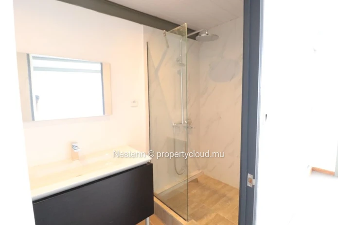 Penthouse de 3 chambres avec son toit terrasse et une belle vue à 180 degrés 