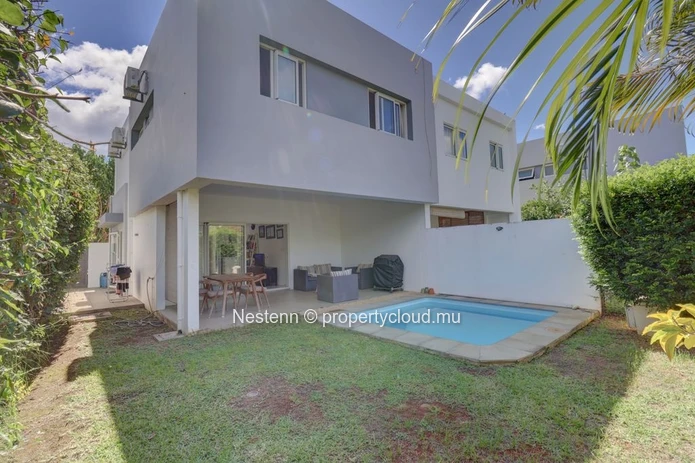Townhouse de 3 Chambres avec piscine