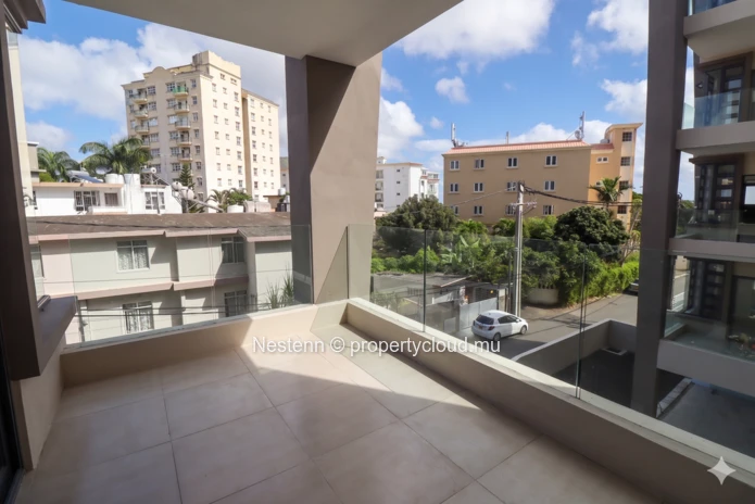 Spacious unfurnished apartment on level 3 in a secure residence