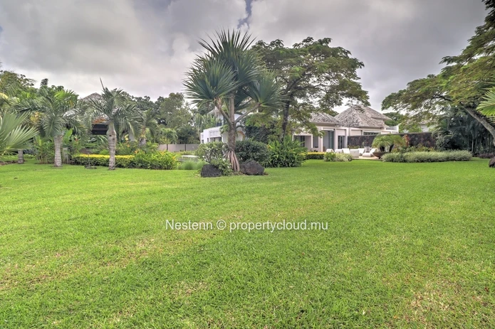 Superbe villa de 4 chambres avec un jardin tropical 