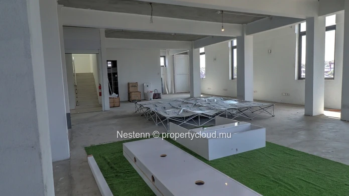Commercial space ideal for office, close to metro and amenities