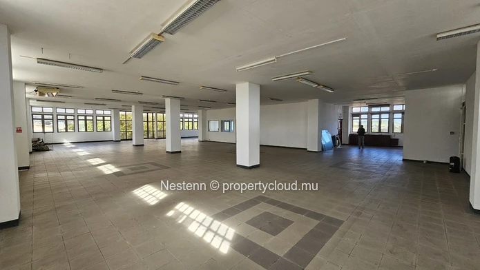 Bureau espace-ouvert de 560m²