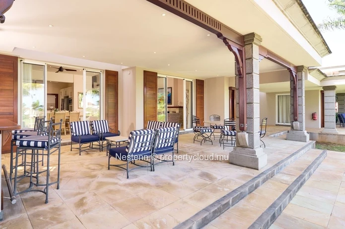 4 bedrooms villa with private pool and garden in a golf estate