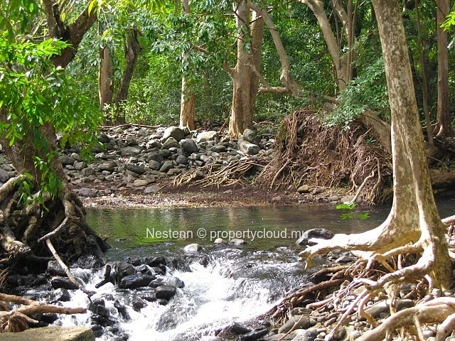 Residential land of 2050 m2 for a quiet life close to city life