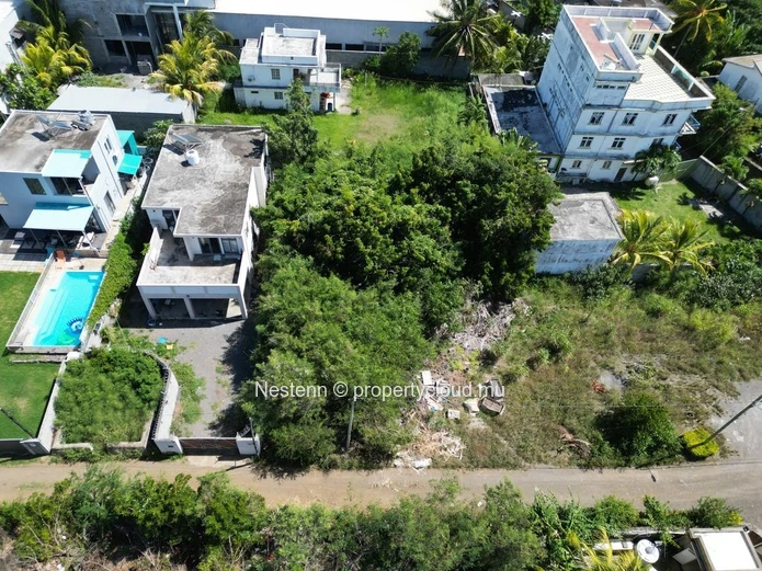 Residential plot of 600m² just steps from the beach 