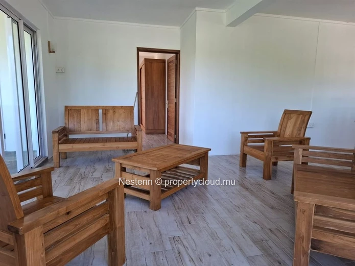 3-bedroom apartment with mountain view.