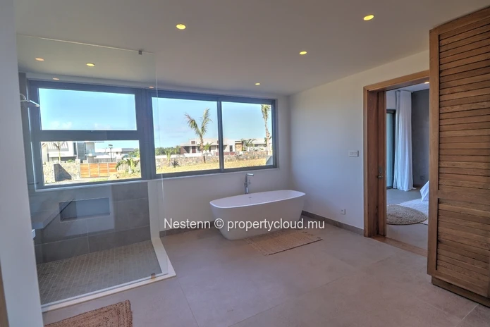 Villa de 4 chambres à l'architecture moderne dans un prestigieux domaine de golf