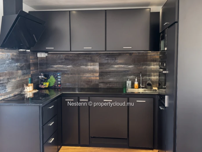 New 2-bedroom apartment close to the beach