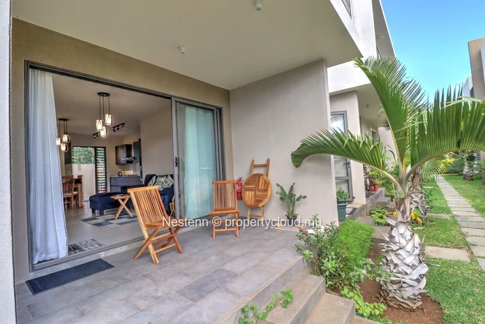 Comfortable 2-bedroom apartment with swimming pool, green spaces and immediate proximity to amenities