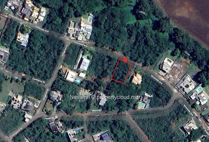 Terrain résidentiel de 965 m² – Peut être divisé en 2 lots.
