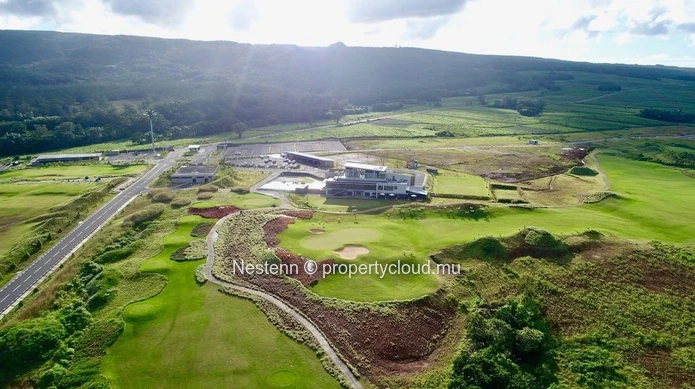  Terrain résidentiel de premier choix dans le Domaine de Golf Avalon
