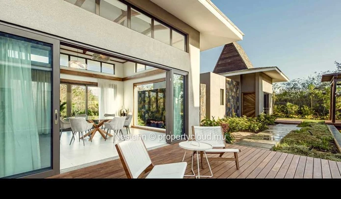 Villa luxueuse de 4 chambres avec piscine privée et possibilité de faire du sur mesure. 