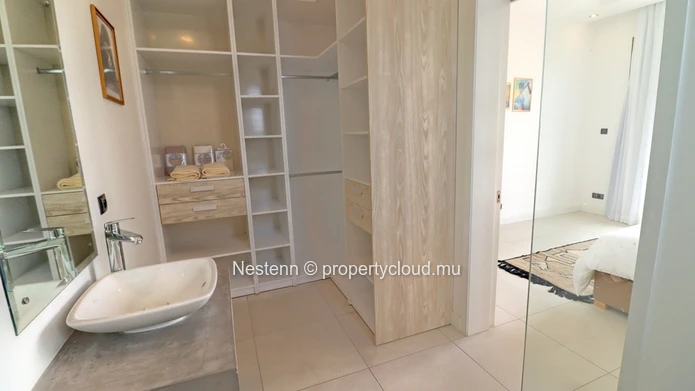 Villa contemporaine de 4 chambres en résidence sécurisée. 