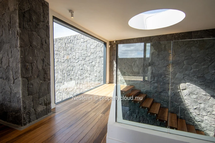 Villa triplex moderne avec 4 chambres