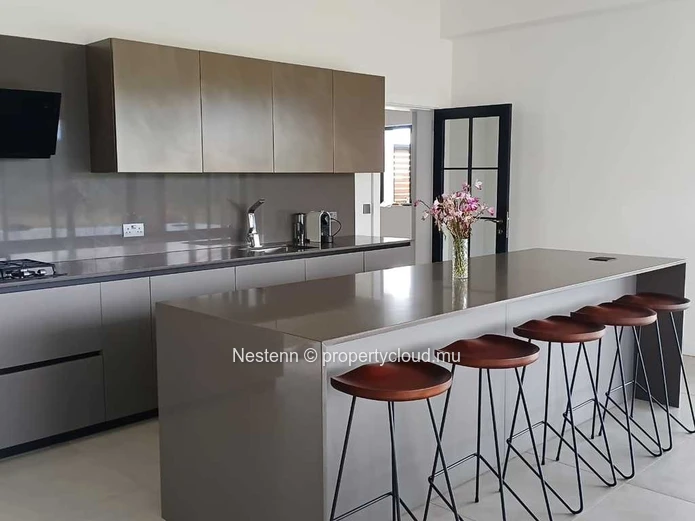 Villa de 285 m2 sur 1000 m2 de jardin au cœur de la nature