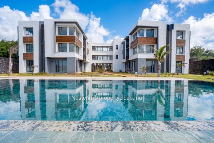 Appartement de 3 chambres dans une résidence en bord de mer. 